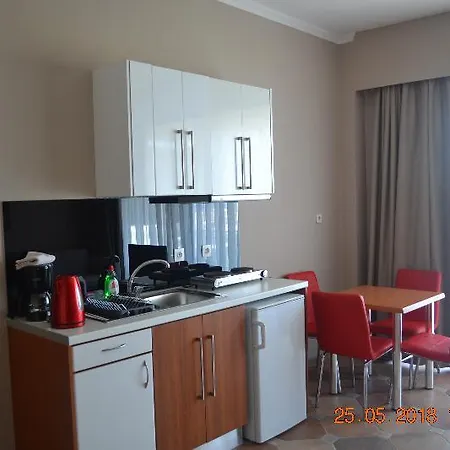 Icarus Aparthotel Kalamaki (Chania)