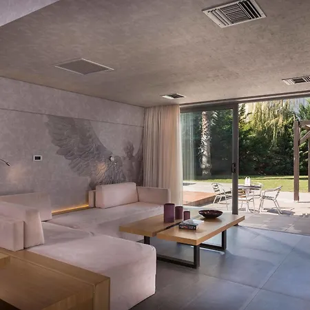 Aparthotel Icarus 3*
